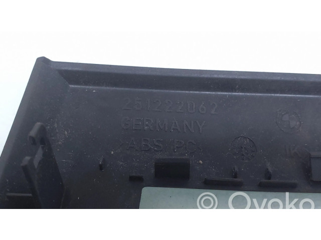 Другая деталь салона