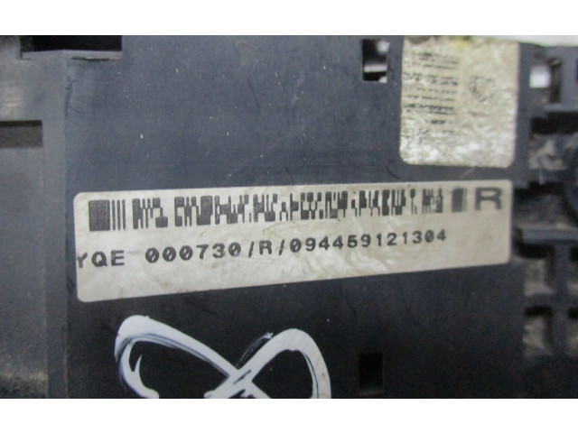 Блок предохранителей  YQE000730   Rover 25    