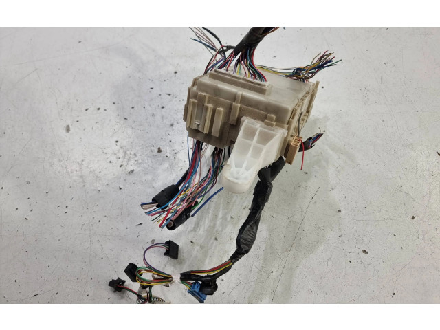 Pojistková skříňka 827300F070C, 15759K03 Toyota Verso 2010