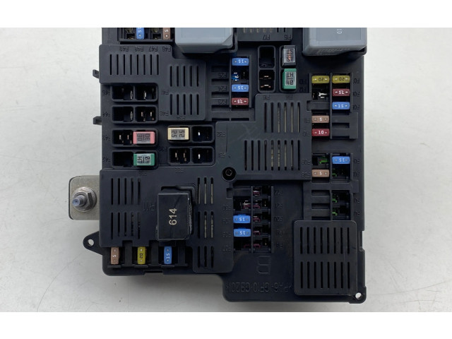 Блок предохранителей 32268453 Volvo S60