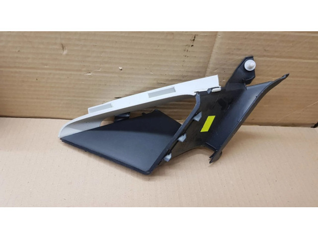 Другая деталь салона