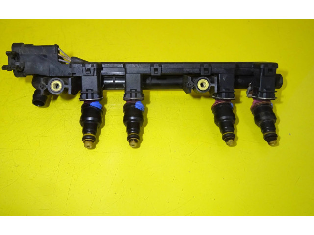 Топливная рампа 7700108667   Renault Clio II  