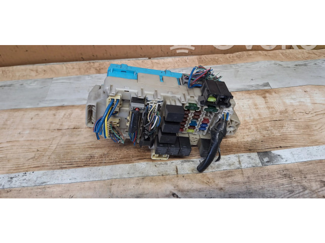 Блок предохранителей G8C223M3C Mitsubishi Outlander