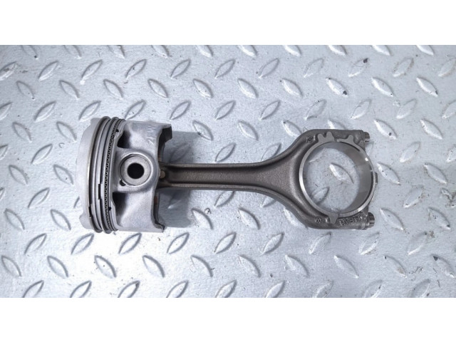 Píst 04E198401AE, 05E107065C Volkswagen T-Roc pro benzínový motor 1.5 DPCA