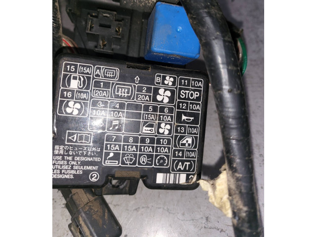 Pojistková skříňka MR563564 Mitsubishi L200 2004