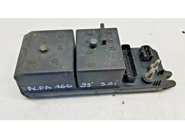 Блок предохранителей PA6GFM40, nr1857   Alfa Romeo 166    