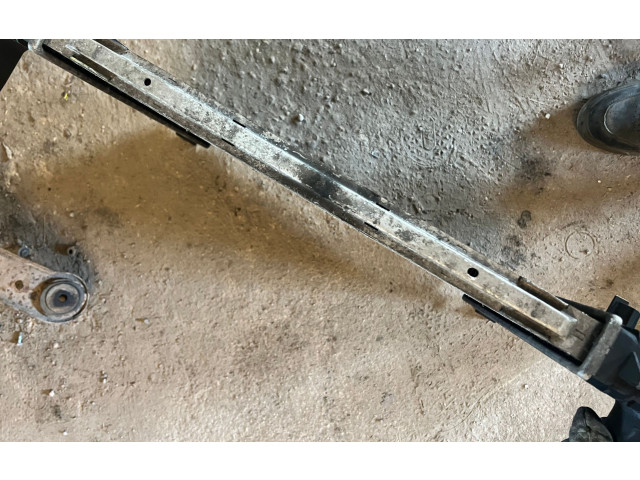 Радиатор интеркулера    Dodge Nitro