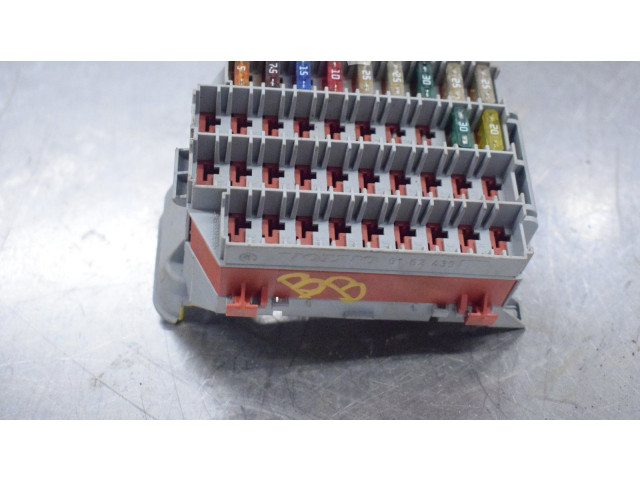 Блок предохранителей    Volvo S60    