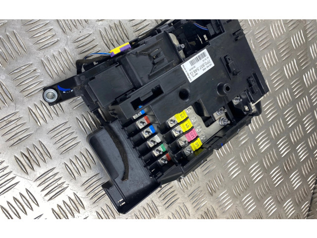   Pojistková skříňka 7P0937548G   Volkswagen Touareg II 2012