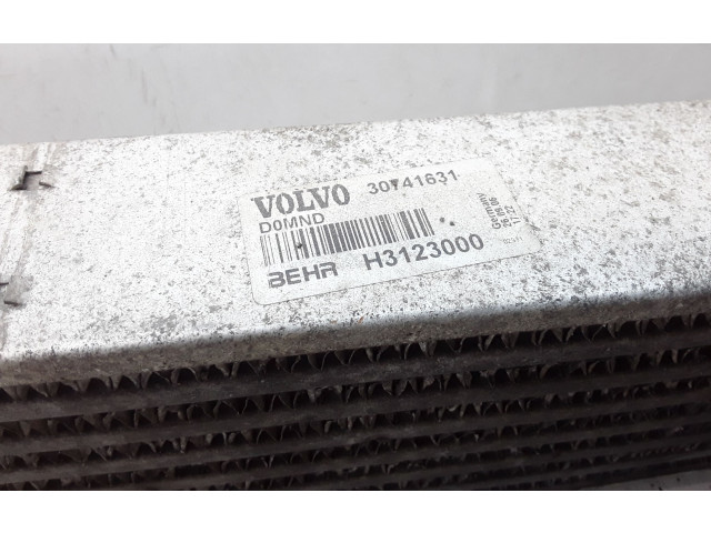 Интеркулер 30741631 Volvo V50 2.4