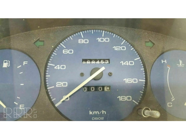 Přístrojová deska Mazda 121 1990 769904042, 46DB03