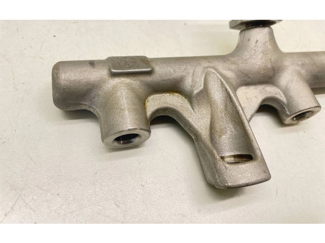 Топливная рампа 06Q133317B   Skoda Kodiaq  