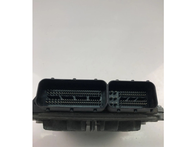 Блок управления двигателем Блок управления 31336983, 0281018414   Volvo V70