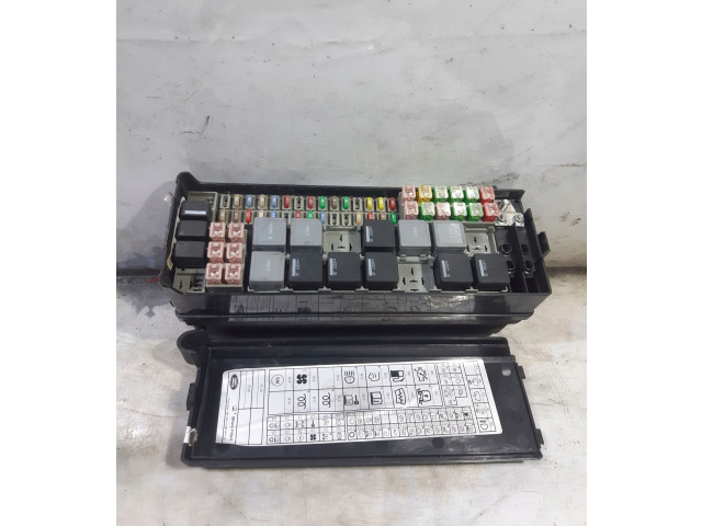 Pojistková skříňka YMB507310C Land Rover Range Rover Sport L320 2005