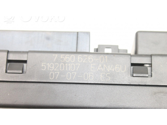 Блок предохранителей  7560626   BMW Z4 E85 E86    