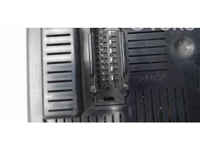 Pojistková skříňka Renault Modus 2005