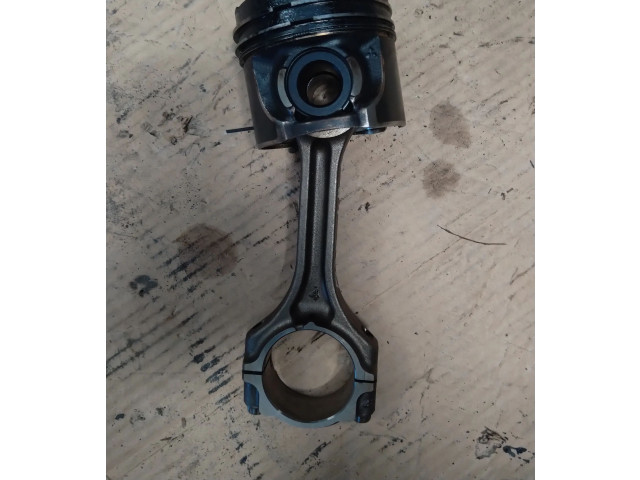  Поршень с шатуном -   Mitsubishi ASX  