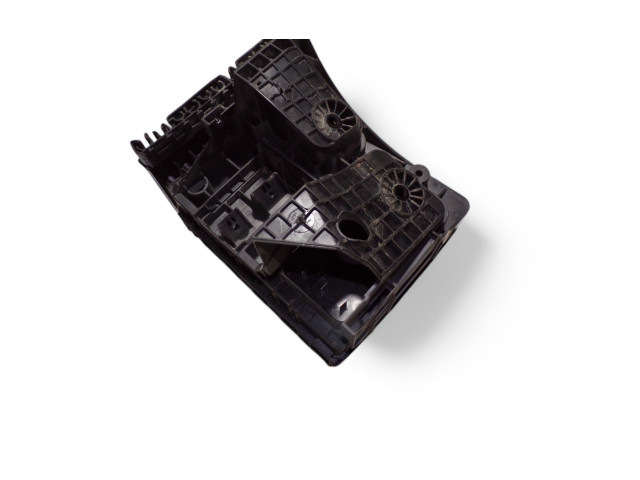   Pojistková skříňka 1K0937132F, 1K0937132G   Volkswagen Caddy 2011