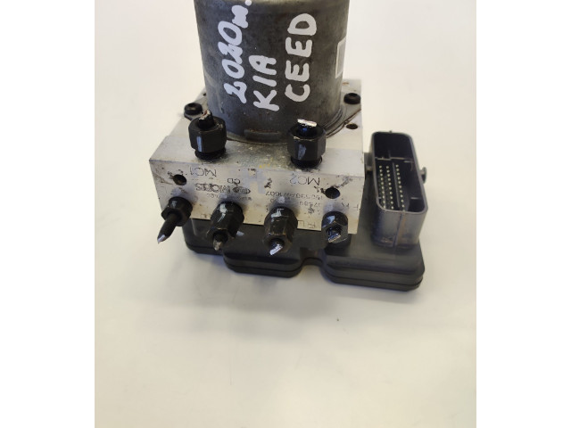 Блок АБС 6158943100, 58920J7400   KIA  Ceed  2018 -  года