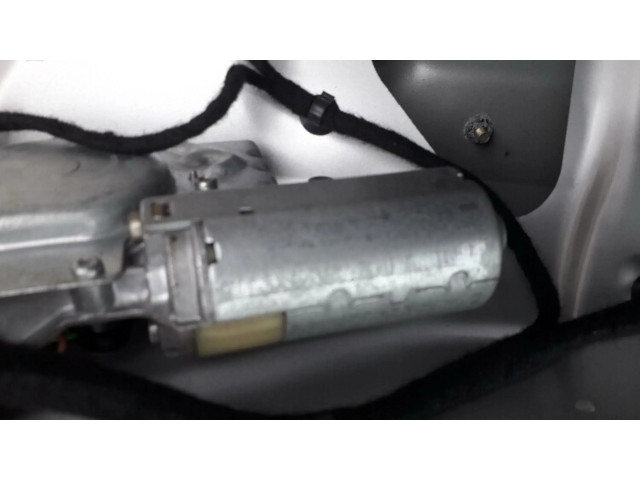 Моторчик заднего дворника Mitsubishi Carisma