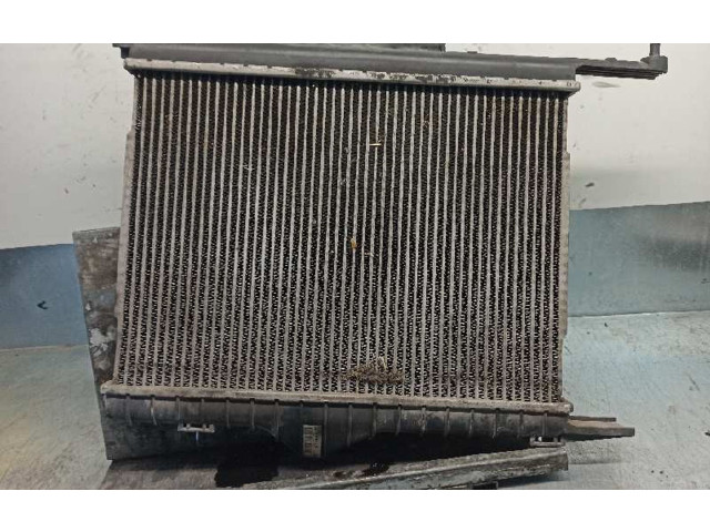 Интеркулер M613906 Mitsubishi Carisma