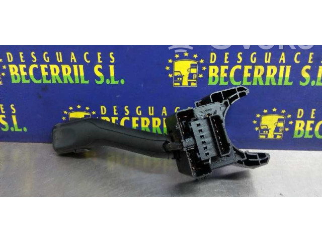 Ручка стеклоочистителей 4B0953503H   Volkswagen Golf SportWagen