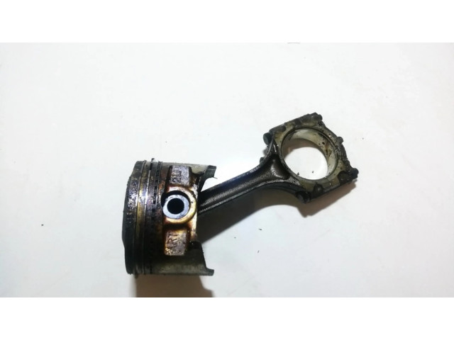  Поршень с шатуном    Mitsubishi Carisma для бензинового двигателя 1.6