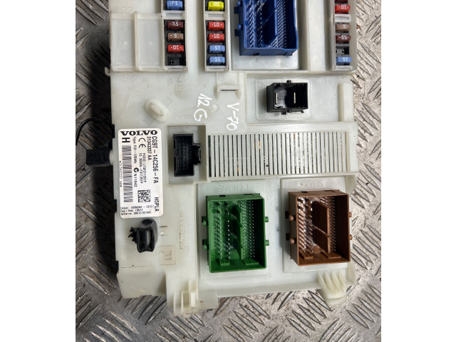 Блок предохранителей CG9T14C256FA, 31343337AA   Volvo V70    