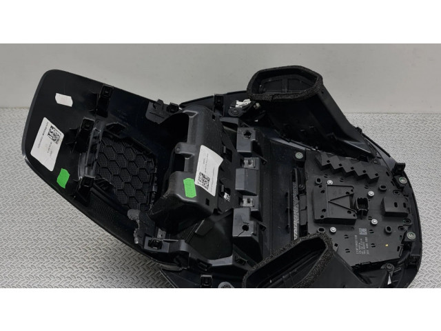 Радио/ проигрыватель CD/DVD / навигация