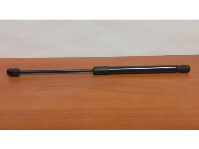 Амортизатор капота двигателя