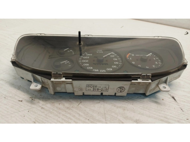 Панель приборов 69319220, BC6B55430   Mazda 323       