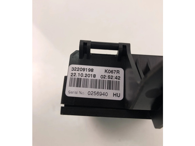 Блок предохранителей 32209198 Volvo XC90