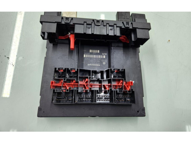 Блок управления двигателя 3C0937049J   Volkswagen PASSAT