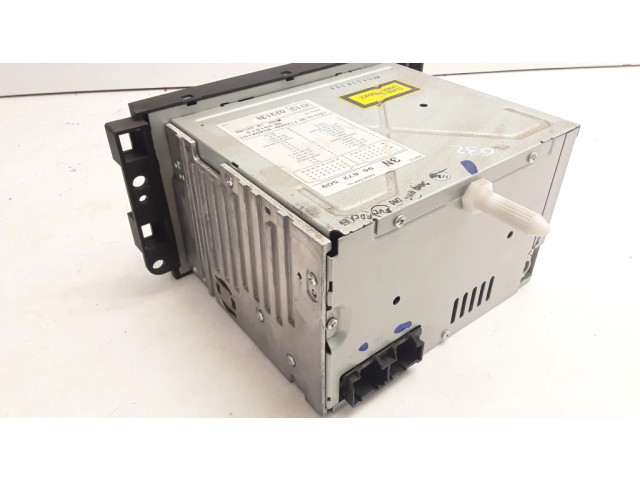 Радио/ проигрыватель CD/DVD / навигация