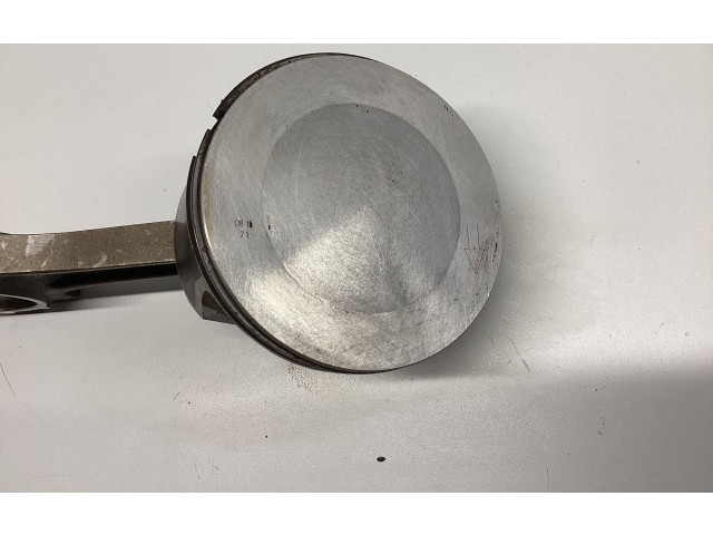 Поршень с шатуном Dodge Challenger