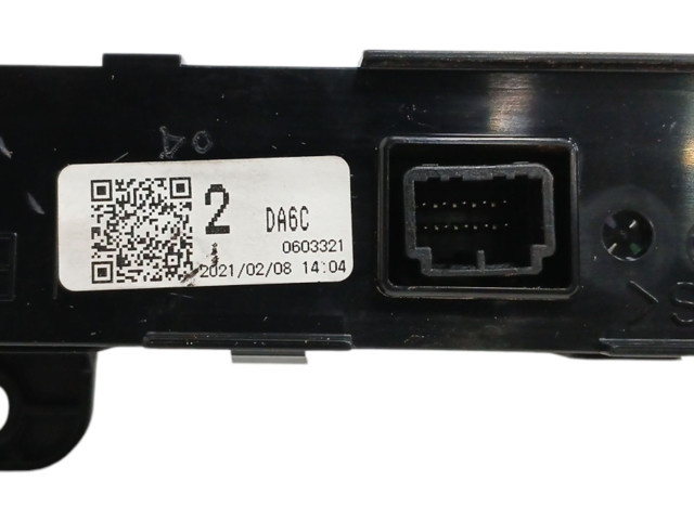 Дисплей    DA6C   Mazda CX-3