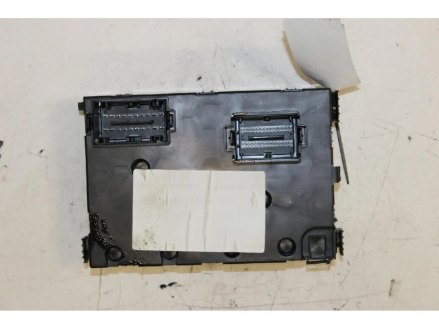 Блок предохранителей    Jeep Renegade    