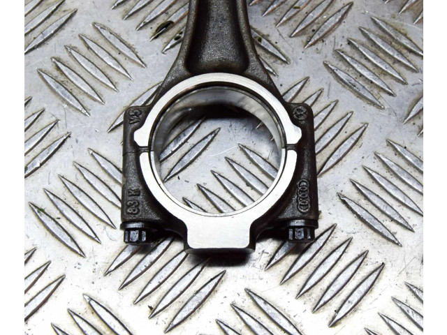 Поршень CLHA 03L107065J, 03L105401A Volkswagen Golf VII для дизельного двигателя 1.6