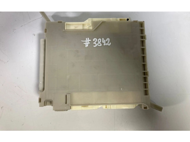 Pojistková skříňka 8273030L40B, 82730-30L40-B Lexus GS 250 350 300H 450H 2012