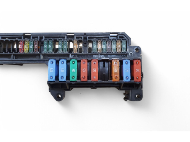 Блок предохранителей 6906618   BMW 5 E60 E61    