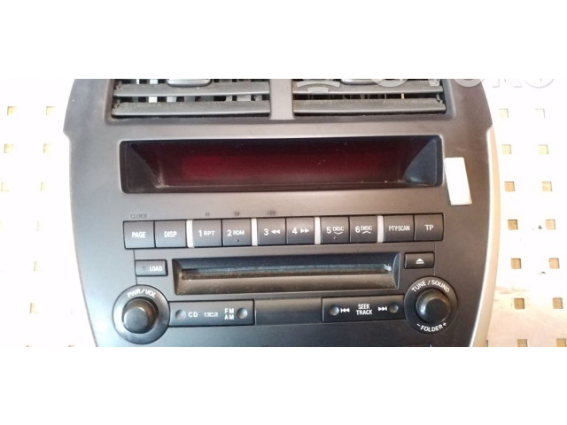 Радио/ проигрыватель CD/DVD / навигация