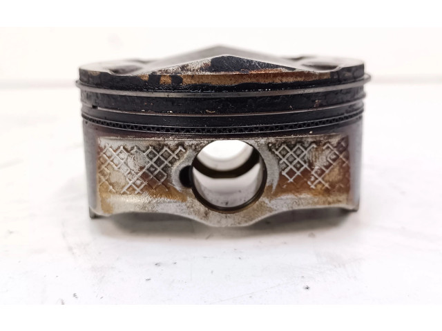 Píst Subaru Outback (BT)