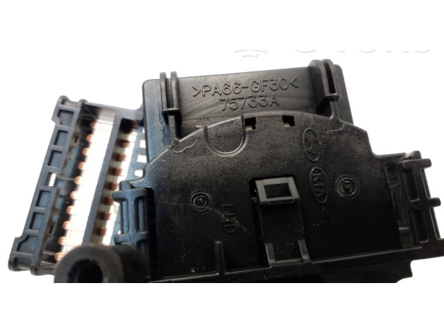 Ручка стеклоочистителей 75733A   Hyundai Getz