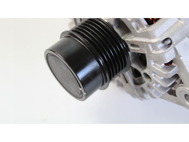 Генератор 373002B960 Hyundai Sonata LF