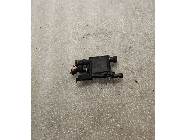 Píst 4A0959981A, PA6GF30 Audi A8 S8 D2 4D