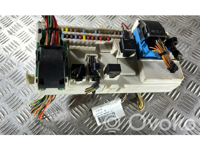 Блок предохранителей 30728906, 30728906 Volvo C70