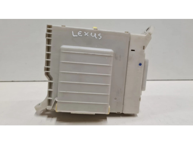 Блок предохранителей 8267253040, 13796G03 Lexus IS 220D-250-350