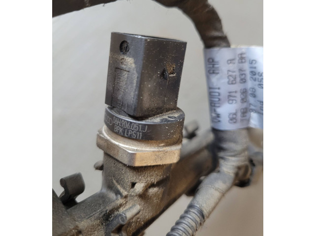 Vstřikovač 06L971627A, 06H906051J Skoda Octavia Mk3 (5E)