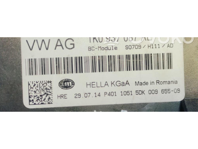 Блок предохранителей 1K0937087AE Skoda Octavia Mk3 (5E)