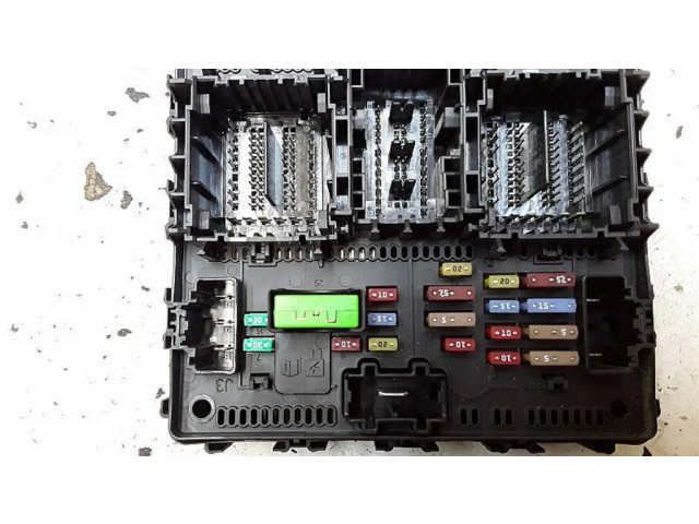 Блок предохранителей HU5T15604ECN Ford Fiesta